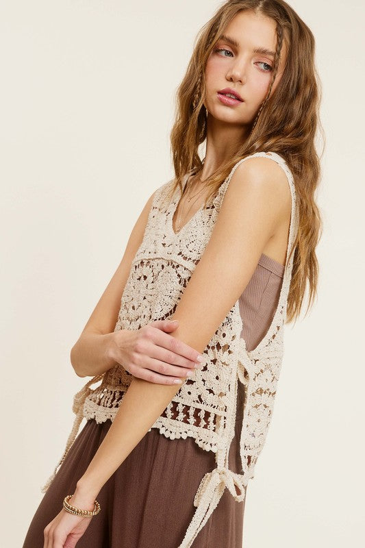 La Miel Side Tie Detailed Crochet Vest